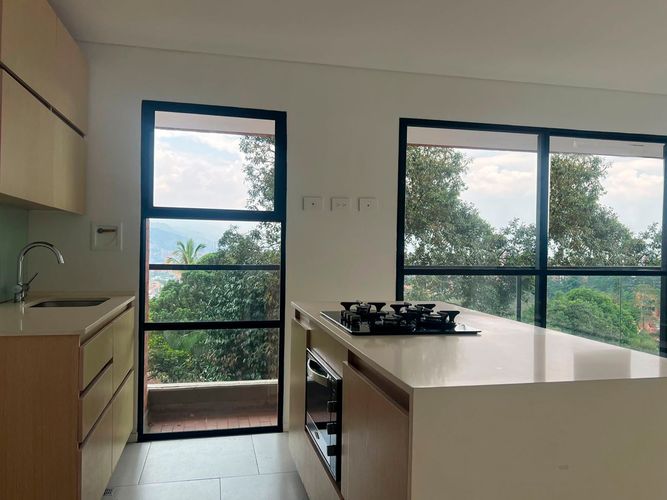 Apartamento de 1 alcoba en arriendo en Camino Verde, Envigado, 70 m² · foto 4 de 17