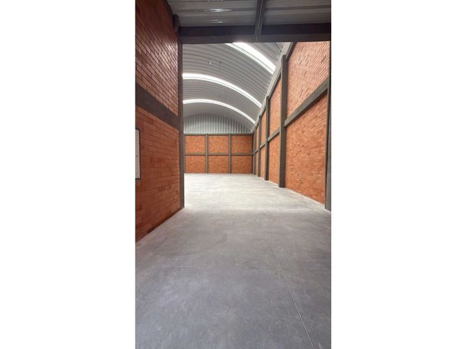 Bodega en venta en Portachuelo, Zipaquirá, 1050 m² · foto 2 de 24