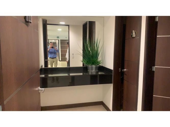 Oficina en venta en Campo Amor, Medellín, 736 m² · foto 17 de 20