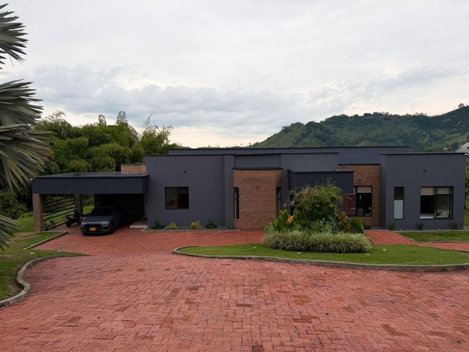 Casa de 3 alcobas en venta en San Jose Sur, Pereira · foto 12 de 13