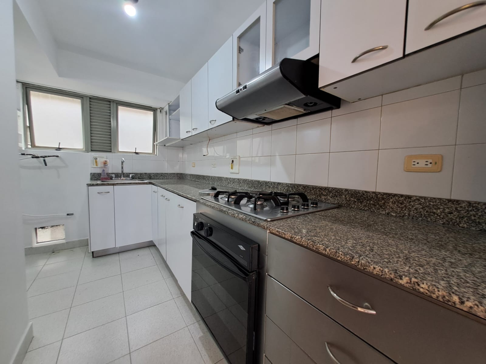 Apartamento en arriendo en La Castellana, Medellín · foto 4 de 20
