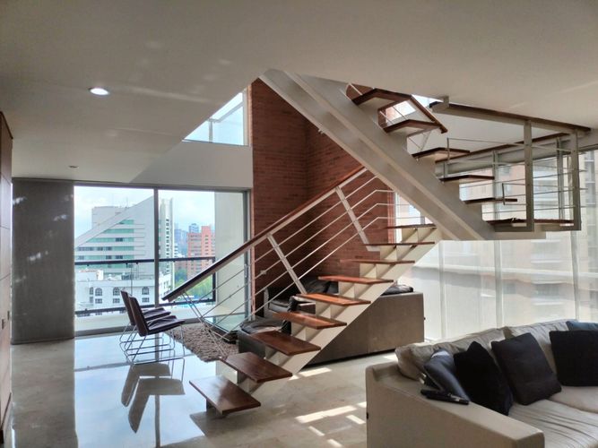 Apartamento de 3 alcobas en venta en El Poblado, Medellín, 207 m² · foto 2 de 19