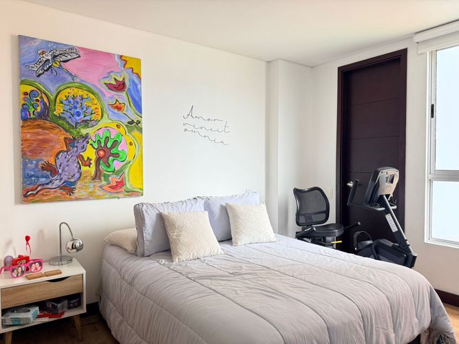 Apartamento de 2 alcobas en venta en El Poblado, Medellín, 188 m² · foto 10 de 19