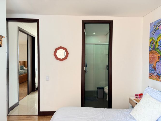 Apartamento de 2 alcobas en venta en El Poblado, Medellín, 188 m² · foto 14 de 19