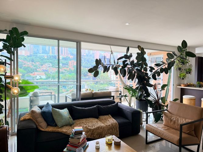 Apartamento de 2 alcobas en venta en El Poblado, Medellín, 188 m² · foto 8 de 19
