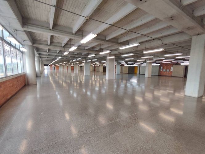 Oficina en arriendo en El Poblado, Medellín, 134 m² · foto 17 de 23