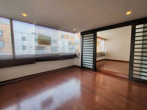 Apartamento en venta en Santa Barbara Central, Bogotá · foto 3 de 24