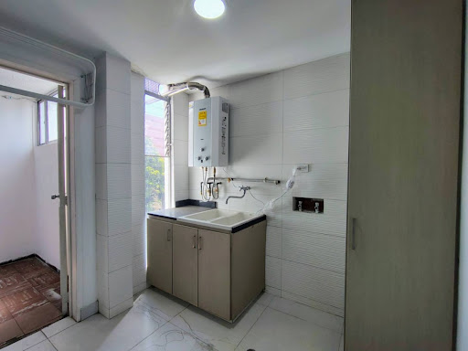 Apartamento en venta en Santa Barbara Central, Bogotá · foto 9 de 24