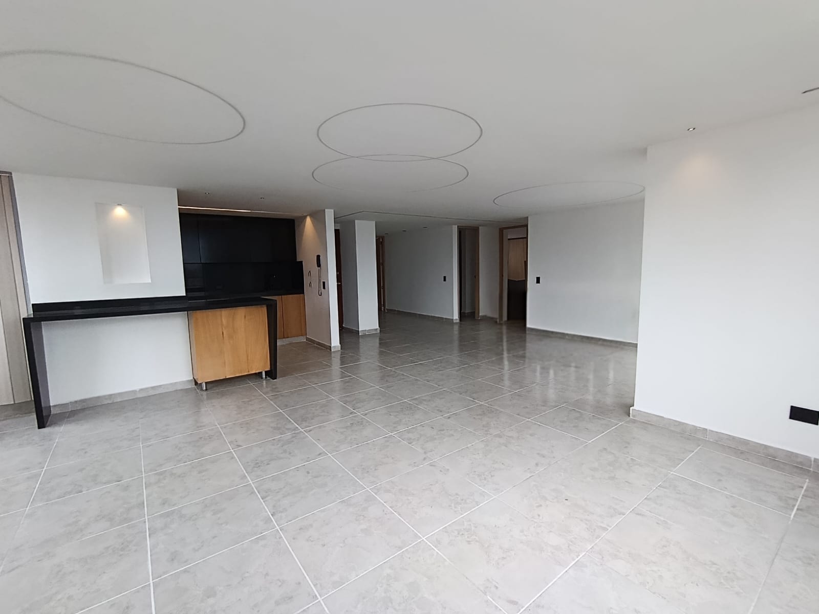 Apartamento en arriendo en La Castellana, Medellín · foto 2 de 20