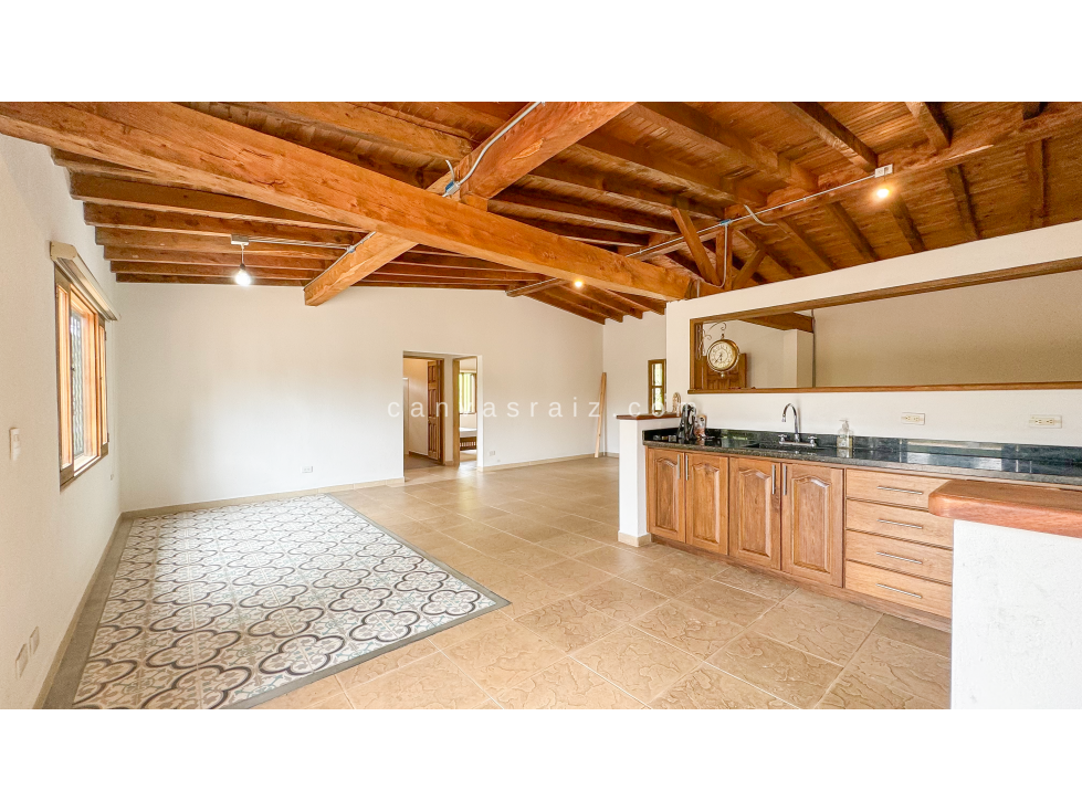 4BR Country House in Mampuesto (350 m²) for Sale - 4