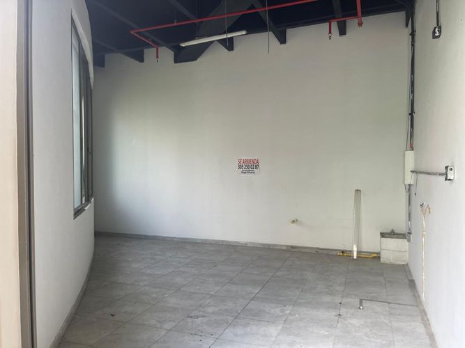 Local en arriendo en La Candelaria, Medellín, 38 m² · foto 5 de 9
