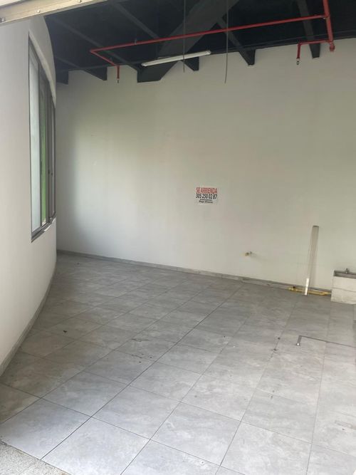 Local en arriendo en La Candelaria, Medellín, 38 m² · foto 6 de 9