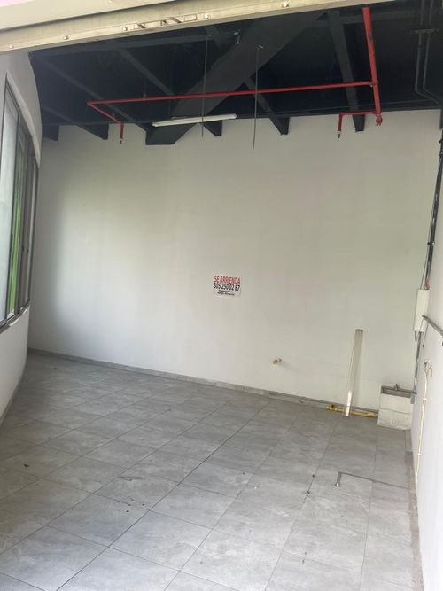 Local en arriendo en La Candelaria, Medellín, 38 m² · foto 7 de 9