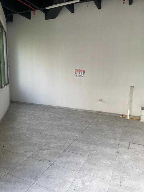 Local en arriendo en La Candelaria, Medellín, 38 m² · foto 8 de 9