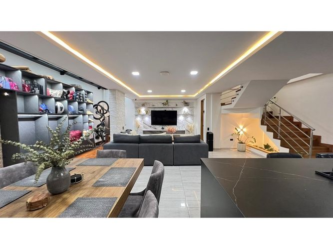 Casa de 3 alcobas en venta en San Antonio De Pereira, Rionegro, 186 m² · foto 3 de 15