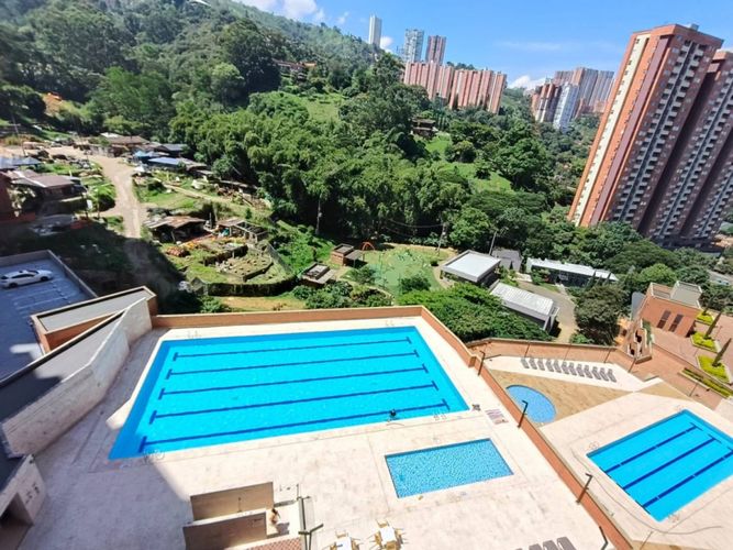 Apartamento de 3 alcobas en arriendo en Señorial, Envigado, 72 m² · foto 4 de 11