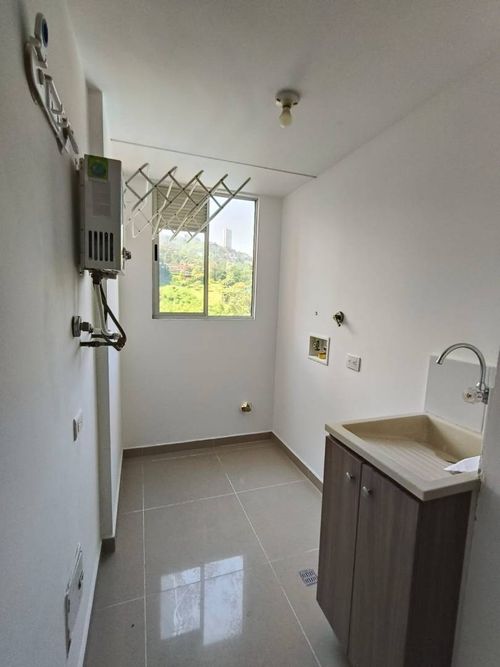 Apartamento de 3 alcobas en arriendo en Señorial, Envigado, 72 m² · foto 10 de 11