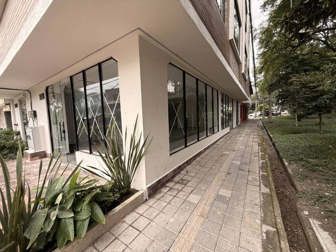 Local en arriendo en Los Colores, Medellín, 130 m² · foto 2 de 12