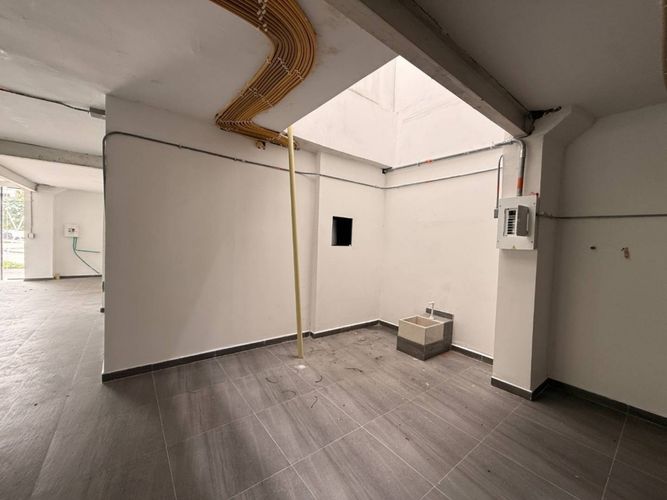 Local en arriendo en Los Colores, Medellín, 130 m² · foto 5 de 12