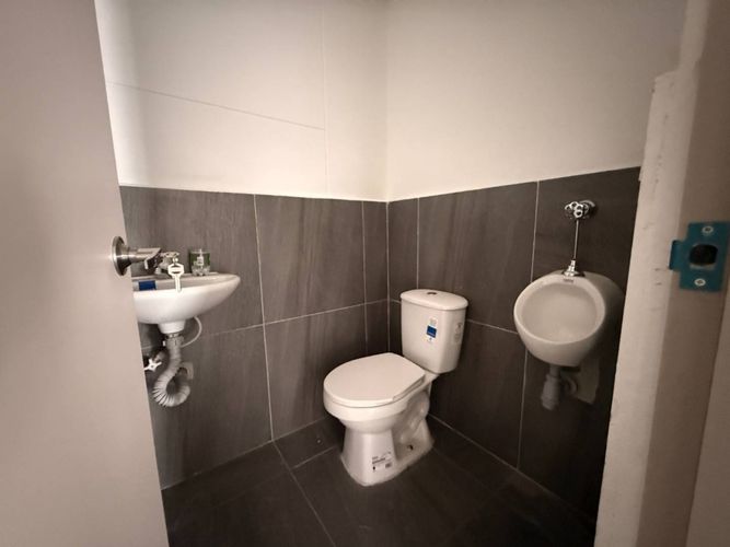 Local en arriendo en Los Colores, Medellín, 130 m² · foto 11 de 12