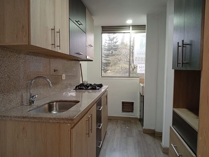 Apartamento de 4 alcobas en arriendo en Los Balsos, Medellín, 96 m² · foto 2 de 17