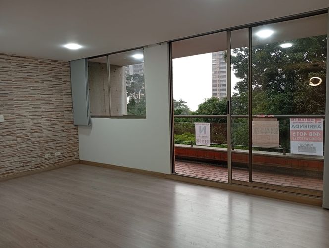Apartamento de 4 alcobas en arriendo en Los Balsos, Medellín, 96 m² · foto 3 de 17