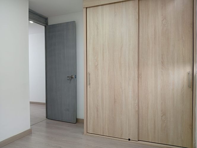 Apartamento de 4 alcobas en arriendo en Los Balsos, Medellín, 96 m² · foto 5 de 17