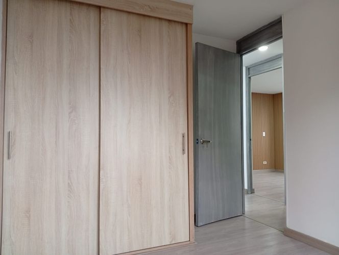 Apartamento de 4 alcobas en arriendo en Los Balsos, Medellín, 96 m² · foto 10 de 17