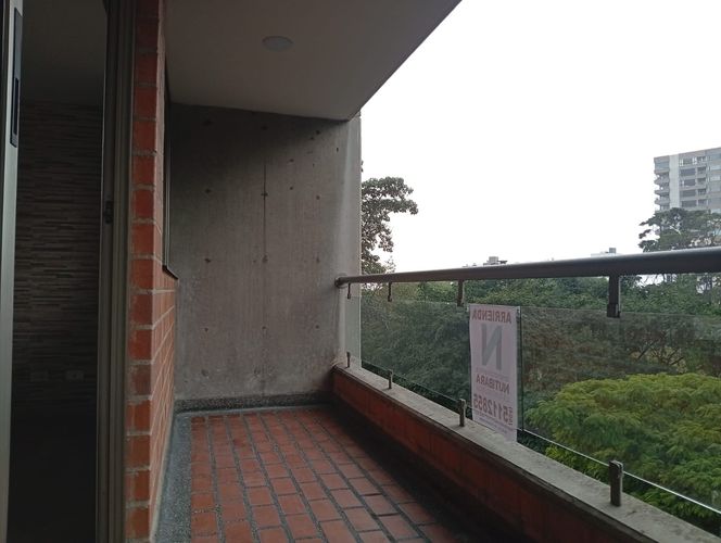 Apartamento de 4 alcobas en arriendo en Los Balsos, Medellín, 96 m² · foto 11 de 17