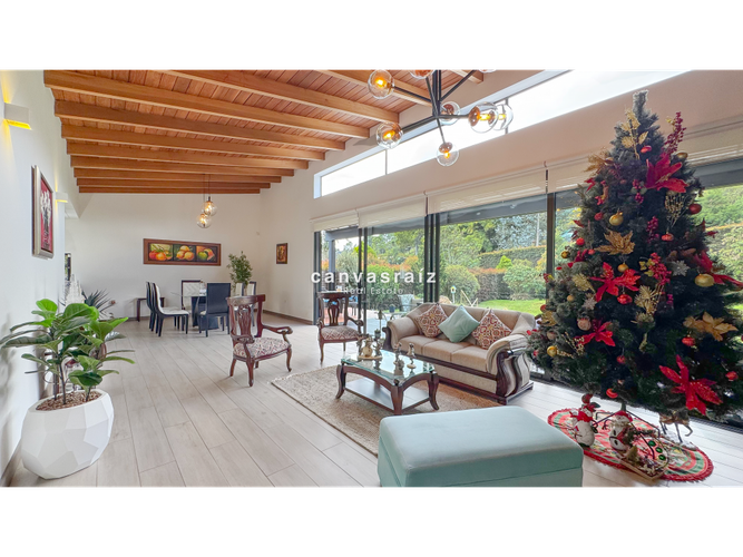 Casa de 3 alcobas en venta en La Mosca, Guarne, 340 m² · foto 2 de 17