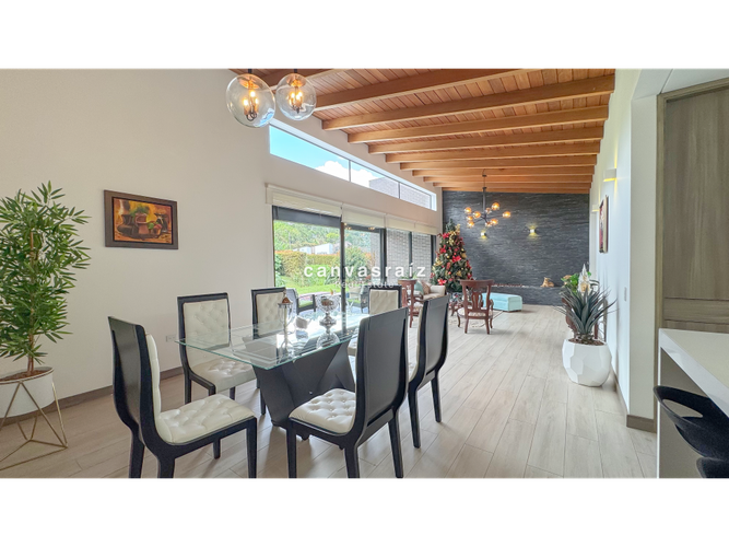 Casa de 3 alcobas en venta en La Mosca, Guarne, 340 m² · foto 4 de 17