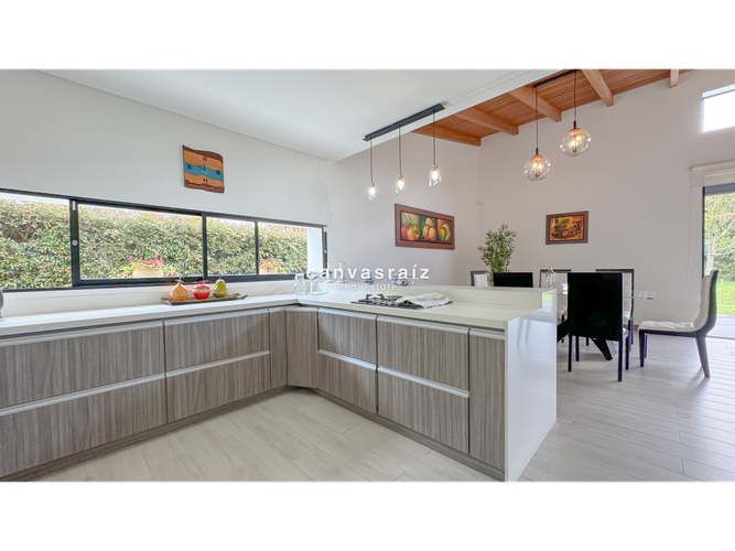 Casa de 3 alcobas en venta en La Mosca, Guarne, 340 m² · foto 5 de 17