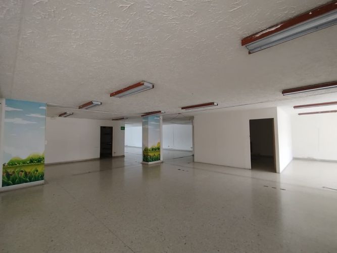 Edificio en arriendo en Sector Plaza De Bolivar, Pereira, 2600 m² · foto 11 de 24