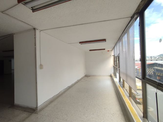 Edificio en arriendo en Sector Plaza De Bolivar, Pereira, 2600 m² · foto 24 de 24