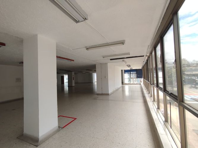 Edificio en arriendo en Sector Plaza De Bolivar, Pereira, 2600 m² · foto 23 de 24