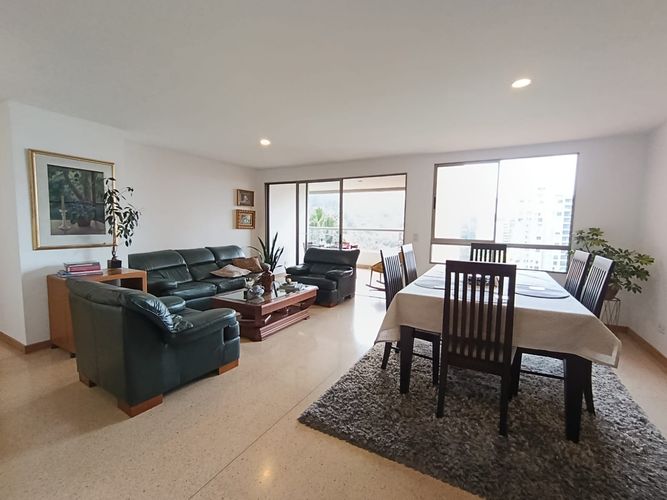 Apartamento de 3 alcobas en arriendo en Altos Del Poblado, Medellín, 135 m² · foto 4 de 20