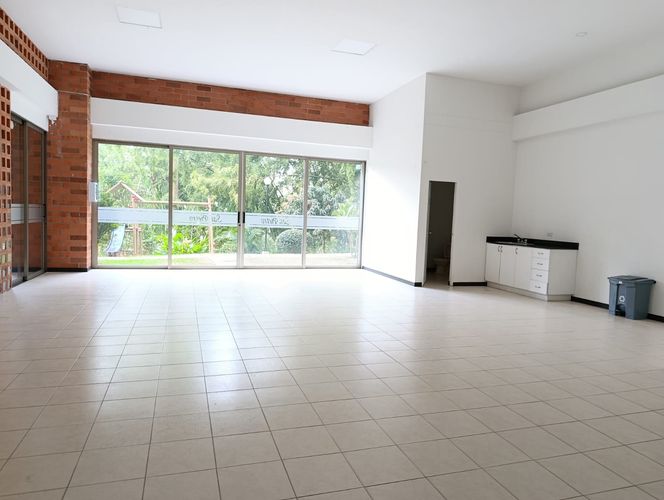 Apartamento de 3 alcobas en arriendo en Altos Del Poblado, Medellín, 135 m² · foto 8 de 20
