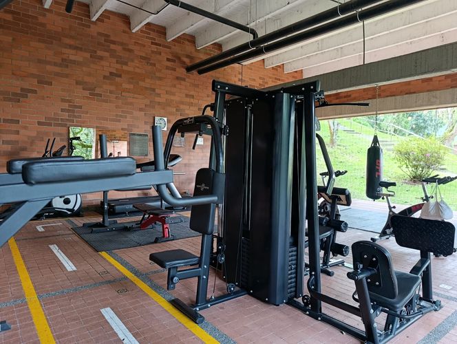 Apartamento de 3 alcobas en arriendo en Altos Del Poblado, Medellín, 135 m² · foto 9 de 20