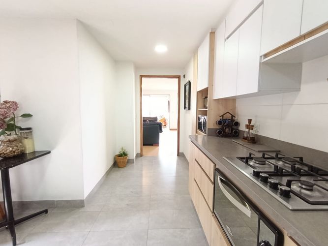 Apartamento de 3 alcobas en arriendo en Altos Del Poblado, Medellín, 135 m² · foto 15 de 20