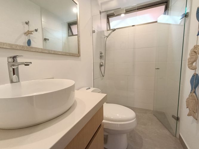 Apartamento de 3 alcobas en arriendo en Altos Del Poblado, Medellín, 135 m² · foto 18 de 20