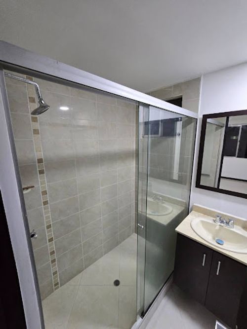 Apartamento de 3 alcobas en arriendo en Simesa, Medellín, 84 m² · foto 3 de 7