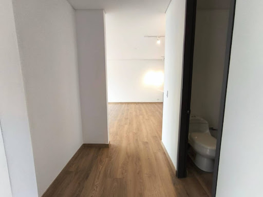 Apartamento en venta en Cola Del Zorro, Medellín · foto 3 de 20