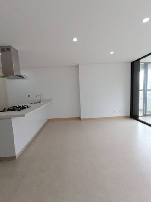 Apartamento de 2 alcobas en arriendo en Camino Verde, Envigado, 82 m² · foto 5 de 14