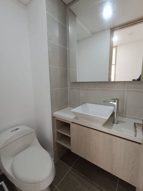 Apartamento de 2 alcobas en arriendo en Camino Verde, Envigado, 82 m² · foto 7 de 14
