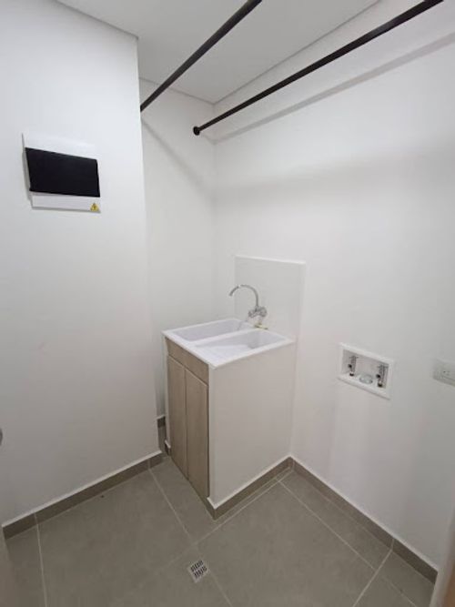 Apartamento de 2 alcobas en arriendo en Camino Verde, Envigado, 82 m² · foto 11 de 14