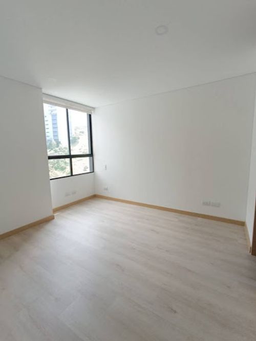 Apartamento de 2 alcobas en arriendo en Camino Verde, Envigado, 82 m² · foto 12 de 14