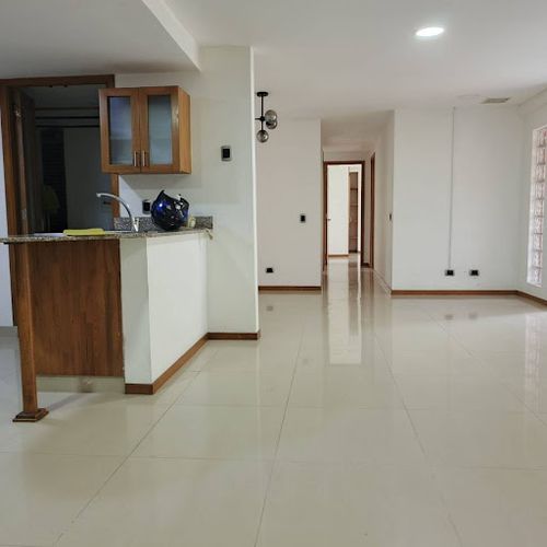 Apartamento de 3 alcobas en venta en Las Lomitas, Sabaneta, 115 m² · foto 3 de 17