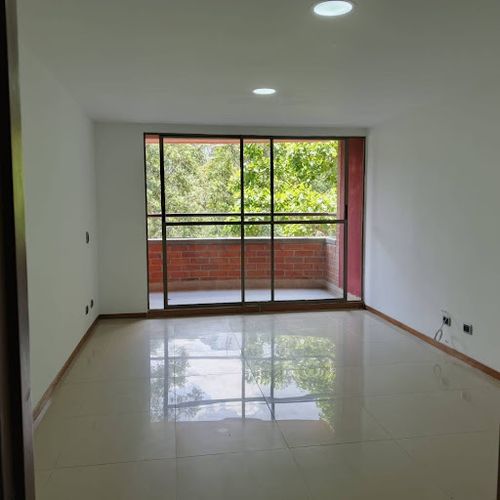 Apartamento de 3 alcobas en venta en Las Lomitas, Sabaneta, 115 m² · foto 7 de 17