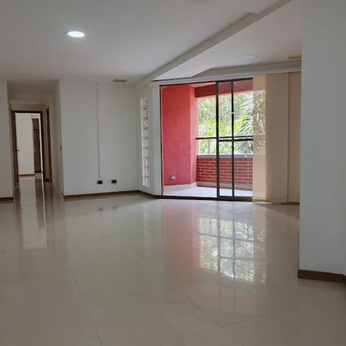 Apartamento de 3 alcobas en venta en Las Lomitas, Sabaneta, 115 m² · foto 8 de 17