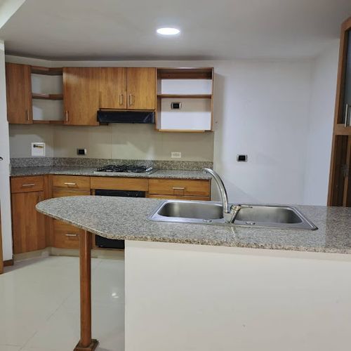 Apartamento de 3 alcobas en venta en Las Lomitas, Sabaneta, 115 m² · foto 12 de 17